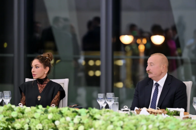 Prezident İlham Əliyevin adından AQEM-in 7-ci Zirvə Görüşünün iştirakçılarının şərəfinə şam yeməyi verilib - Foto