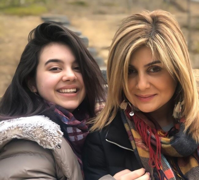 Rövşanə Ağasəfqızı: "Qızım ürəyi istədiyini geyinir, geyimlərinə qarışmıram" - VİDEO