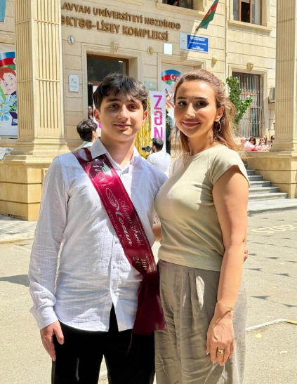 Azərbaycanlı aparıcının oğlu məzun oldu