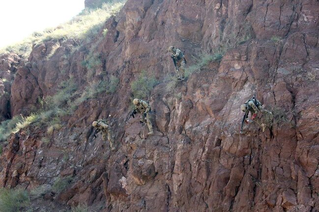 Kərim Vəliyev Azərbaycan və Qazaxıstan hərbçilərinin təlimini izlədi