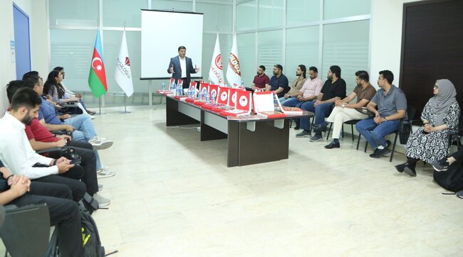 Pakistanlı MBA tələbələri "Ulduz" şokolad fabrikində istehsalat turunda iştirak ediblər