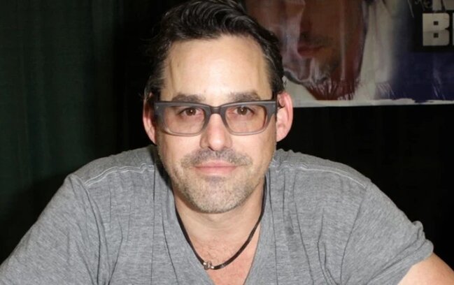 Məşhur aktyor 54 yaşında vəfat etdi