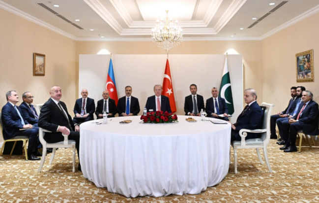 Astanada İlham Əliyev, Rəcəb Tayyib Ərdoğan və Şahbaz Şərif arasında üçtərəfli görüş keçirilib