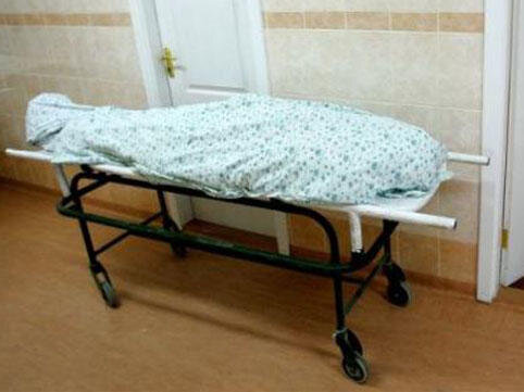 Azərbaycanlı yeniyetmə anasını boğub öldürdü - ŞOK CİNAYƏT