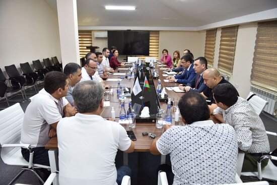 MEDİA-da maliyyə yardımı göstərilən onlayn media subyektlərinin rəhbərləri ilə görüş keçirildi — FOTO