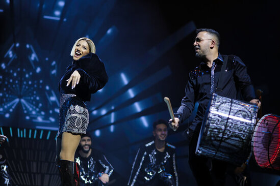 Röyadan gözlənilməz şou: Səmadan səhnəyə!