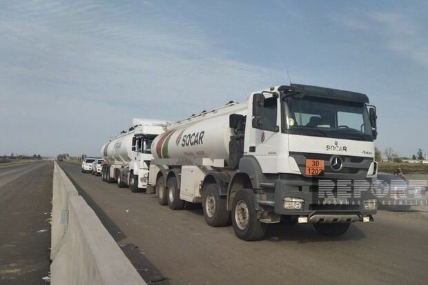 Azərbaycanın mərkəzi hakimiyyəti Qarabağın erməni sakinləri üçün yanacaq göndərib - FOTO