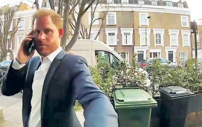 Şahzadə səhvən tanımadığı insanların qapısını döydü