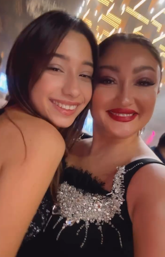 Bu da aparıcı Zümrüdün qızı Ləman - YENİ FOTOLAR