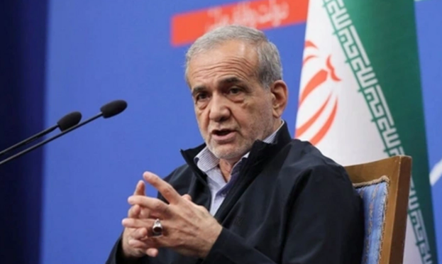 Məsud Pezeşkian: "İnqilabdan əvvəl hicabsız qızlar çox ləyaqətli idilər"