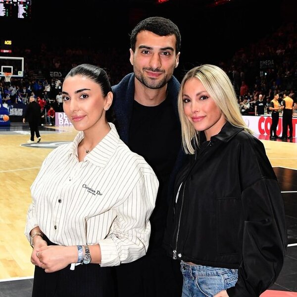 Mahir Emreli bacısı və sevgilisi ilə foto paylaşdı