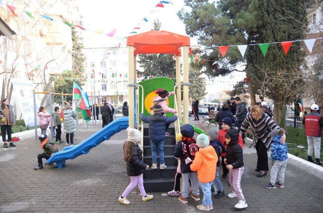 Nəsimi rayonunda daha bir abad həyət sakinlərin istifadəsinə verilib
