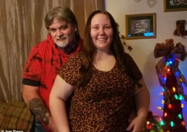 27 yaşlı qız keçmiş sevgilisinə analıq edir - FOTOLAR