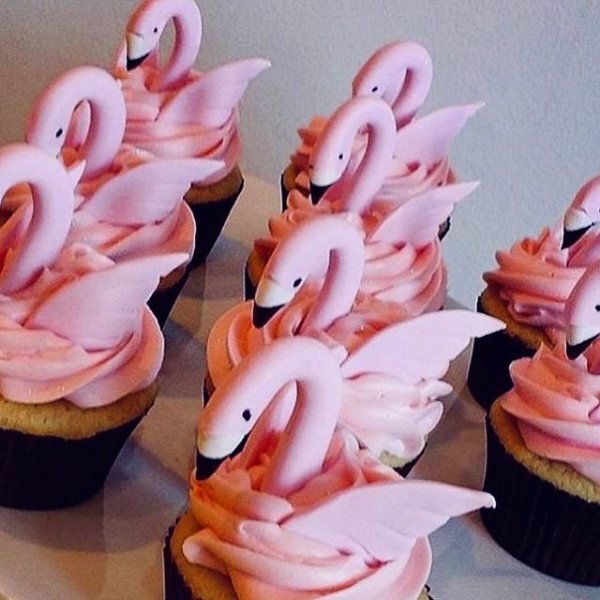 Bu qız çəhrayı RƏNGƏ ərə getdi - FOTO-VİDEO