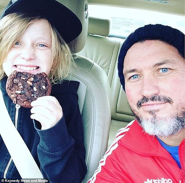 10 il saçını daramayan oğlan ilk dəfə bərbərə getdi - FOTO