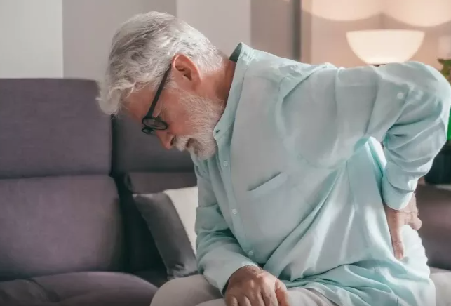 Yaşlandıqca əzələlərin niyə zəiflədiyinə dair yeni səbəb tapıldı