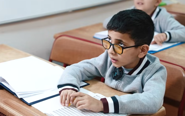 Gözlə yox, barmaqla oxuyanlar - Görmə məhdudiyyətli uşaqların tədris hekayəsi