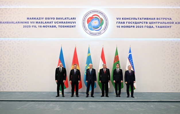 Prezident İlham Əliyev Daşkənddəki Konqres Mərkəzinə gəlib