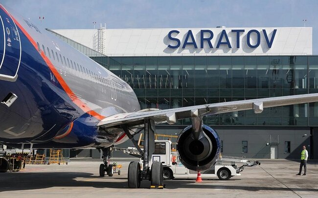 Saratovda sərnişin təyyarəsi qəzalı eniş edib