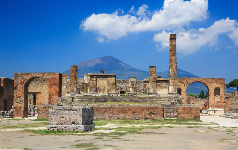 Göz qırpımında kül olan şəhər - Fotolar