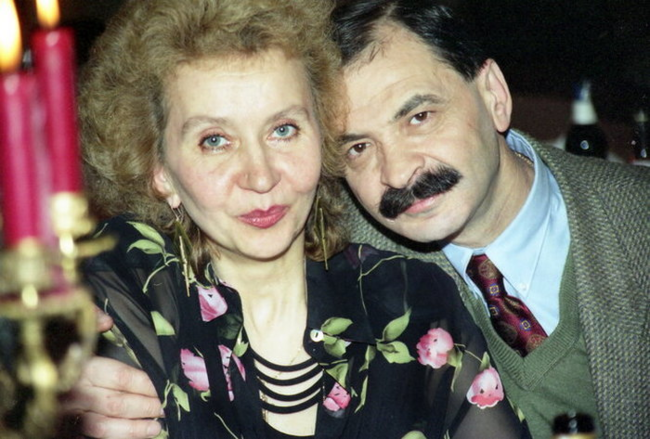 Arvadının soyadını qəbul edən məşhur kişilər - Aralarında qəhrəman da var