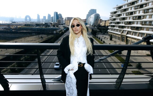 Röya Ayxandan yeni sürpriz!