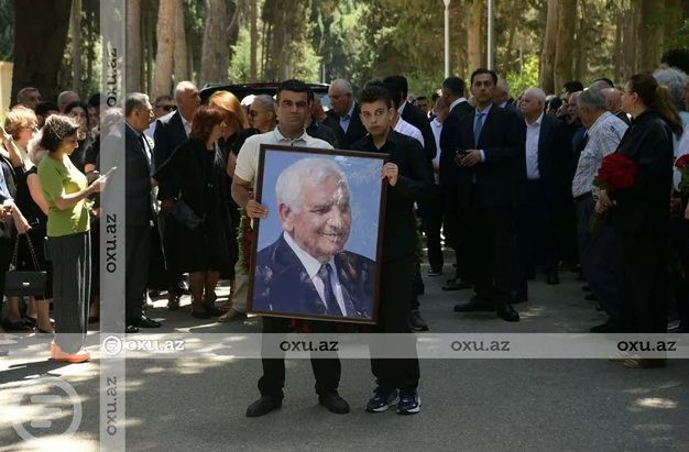 Xalq şairi Nəriman Həsənzadə son mənzilə yola salındı -YENİLƏNİB+FOTO
