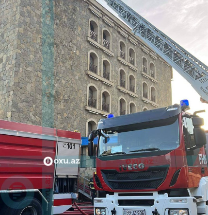 Bakıda məşhur hotellərdən birində yanğın baş verib - FOTOLAR