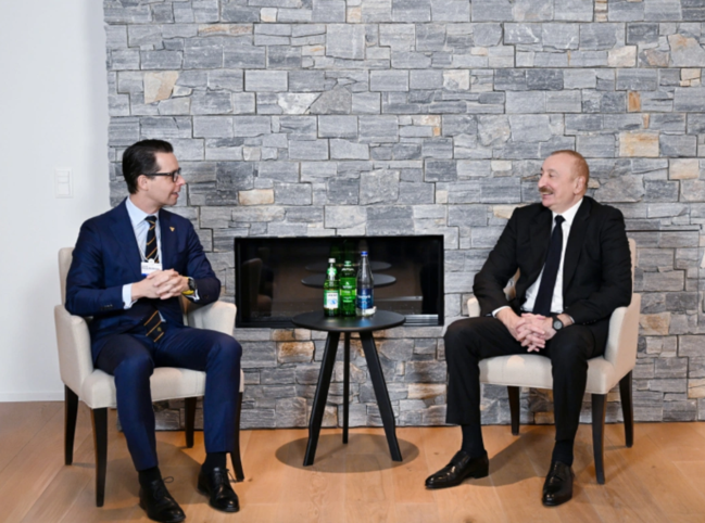 İlham Əliyev Davosda "Carlsberg Group" şirkətinin baş icraçı direktoru ilə görüşüb