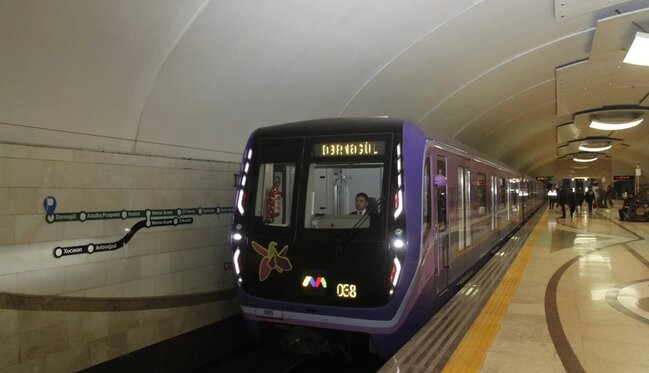 Bakı metrosunda bu cür oturanlar HƏBS OLUNACAQ - VİDEO