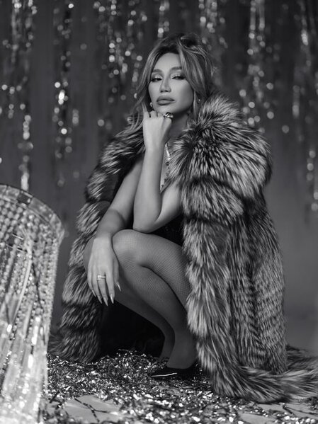 Röya "Ay qız" onunla oxudu - Video