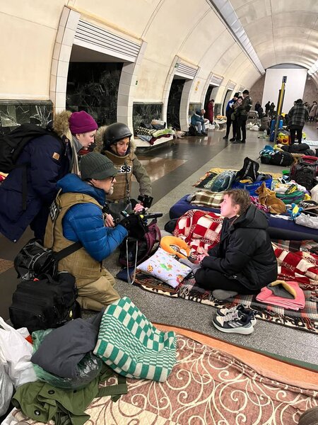 Ukrayna metrosu bu gün... - Fotolar