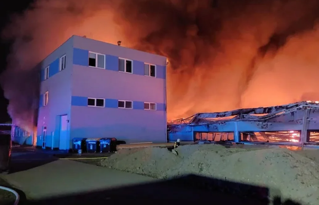 Çexiyada silah zavodunu yandırmaqda ittiham olunan altı nəfər həbs olundu