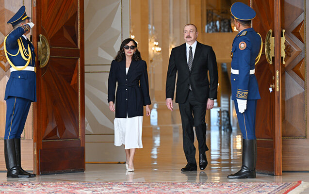 Rəsmi qarşılama mərasimindən - Fotolar