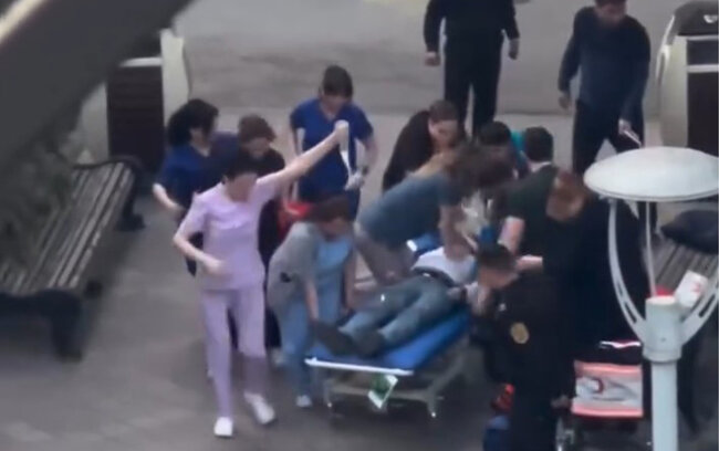 Həkim ürəyi dayanan xəstəni həyata qaytardı - Video