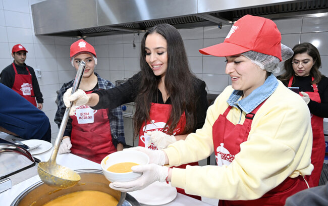 Leyla Əliyeva iftar məclisində - Fotolar