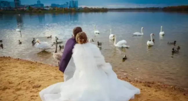 Bu insanlar dəfələrlə evləndi: toy rekordu qıranların hekayələri