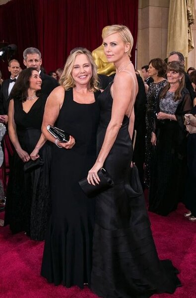 "Anam atamı öldürdü, ertəsi gün məni geyindirib məktəbə göndərdi" - Fotolar