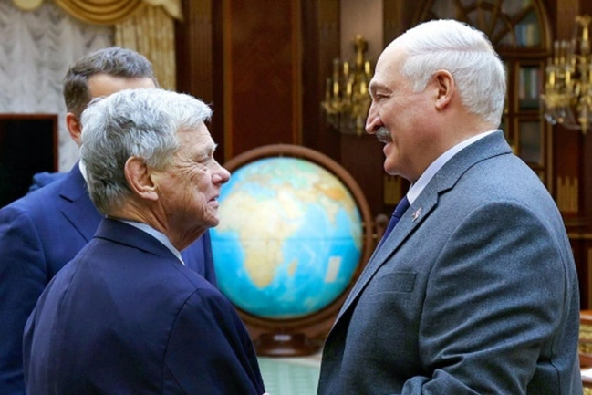 ABŞ-nin xüsusi elçisi: Lukaşenko ilə münasibətlərimizin nizamlanmasını müzakirə etdik