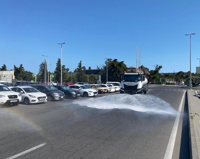 Bu gün paytaxtın 544 küçəsi yuyuldu - FOTO