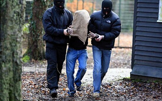 Telefonu açıq qoydum ki, arvadım eşitsin - Təfərrüat