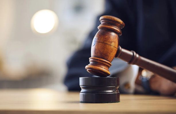 ABŞ-nin məşhur restoranı ofisiantlara 21 milyon dollar ödəyəcək