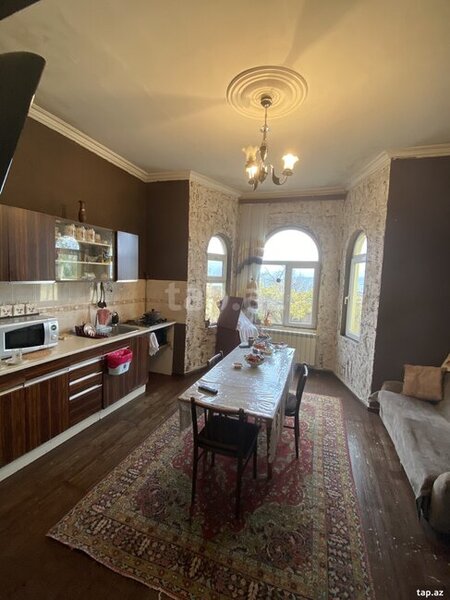 TƏCİLİ HƏYƏT EVİ SATILIR - FOTOLAR