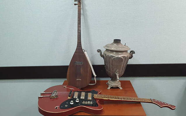 Evə seyf arzusu ilə girib sazla gitara oğurladılar - Foto