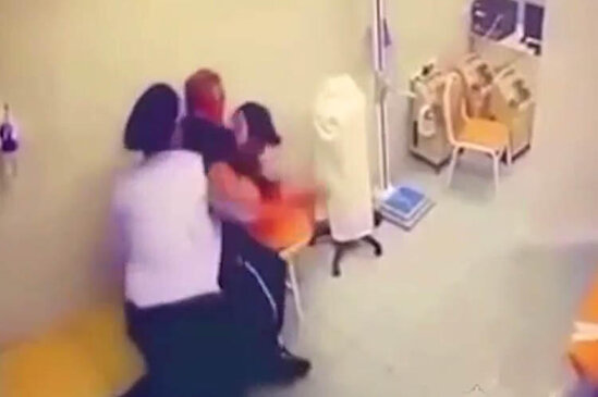 Taksi faciəsi: qoca sürücünün ailəsi qanlı qisas aldı - VIDEO