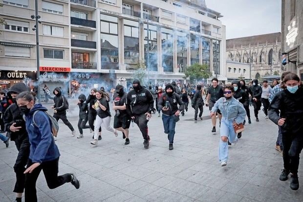 Fransada merin evinə hücum edilib, həyat yoldaşı və övladı yaralanıb