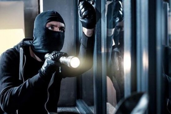 Görədil bağlarında evdən 12 min manatlıq oğurluq olub