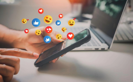 14 yaşdan kiçiklər üçün sosial media qadağası