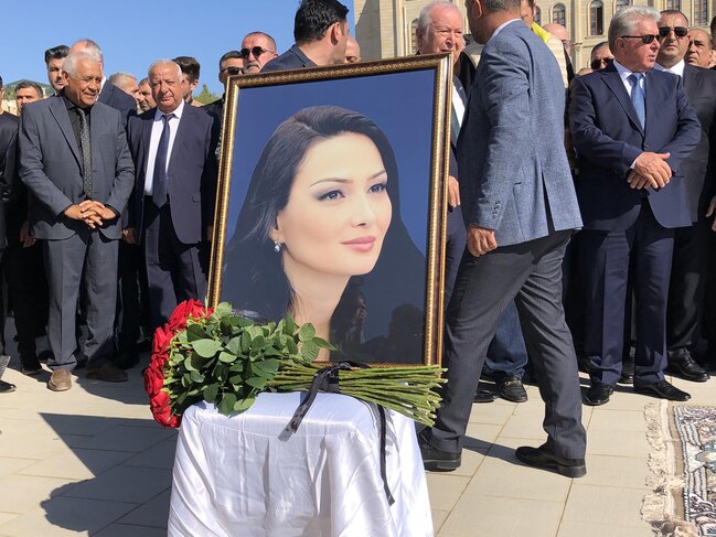 Qənirə Paşayevanın vida mərasimindən reportaj - FOTOLAR