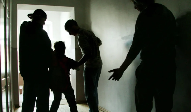 Yeniyetmə və gənclər arasında artan aqressiya - Övladlarımızı necə qoruyaq?